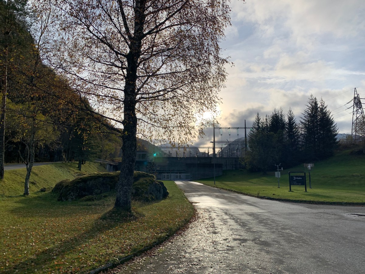 Endring i konsesjonsvilkåra for Røldal-Suldal Kraft – 5.november 1964 (Bilveg i Valdalen, båt og weasel-rute&nbsp;utgår)